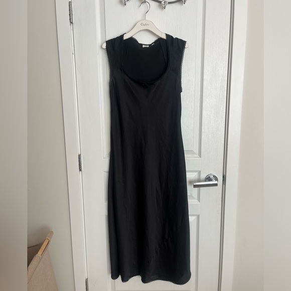 ARITZIA MAXI BLACK DRESS - Picture 3 of 7